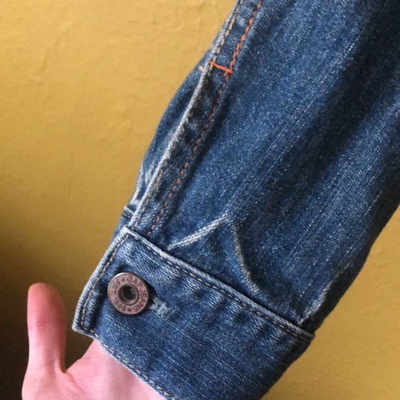 Like New Gap Jean Jacket Women’s Large - Picture 3 of 6